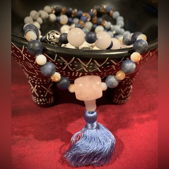 Mala Prayer Bead Necklace 29" with blue silk tassel and rose quartz guru bead - Picture 4 of 6